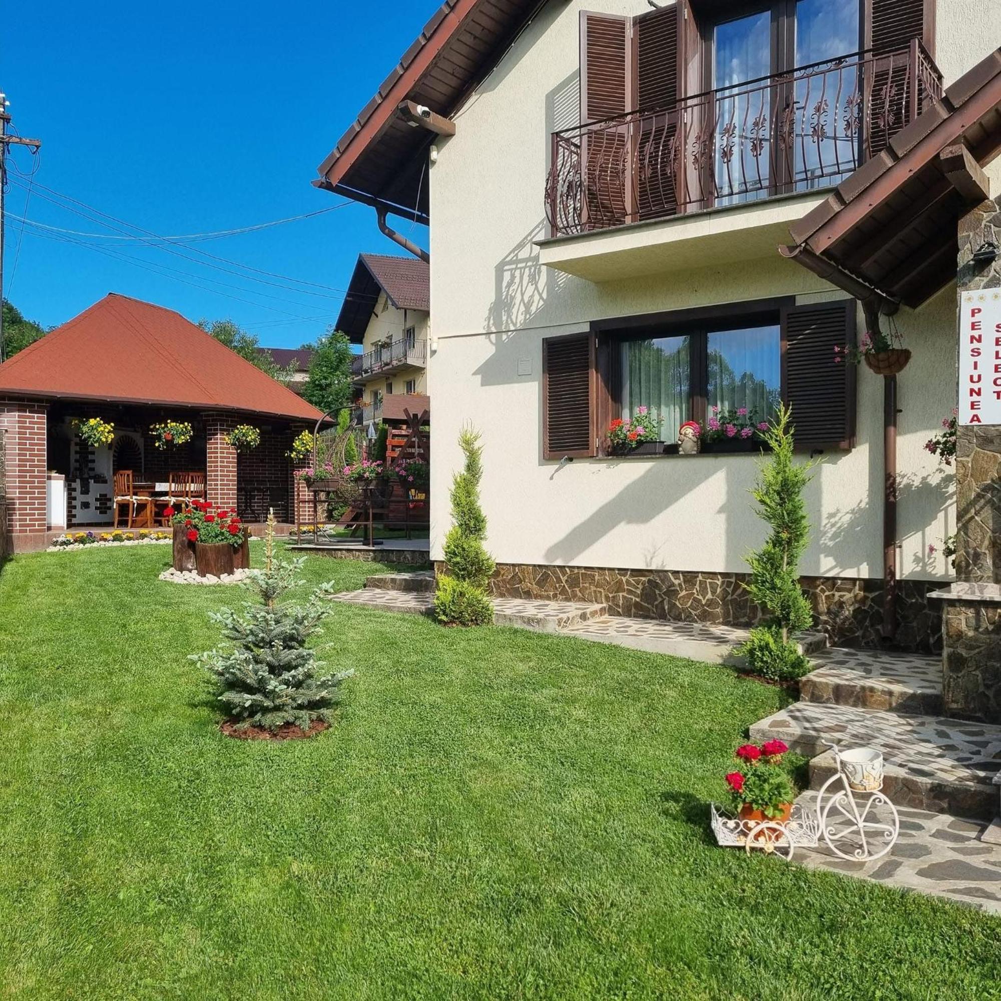 Pensiunea Select Curtea de Argeş Exterior foto